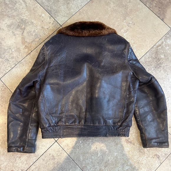 Vintage Men’s 1950s Windward Brown Horsehide Leather Jacket Med Mouton Collar. - Picture 14 of 16